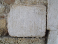 Scacchiera sull'arco d'ingresso
