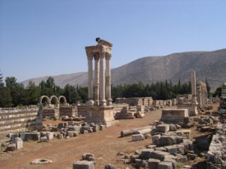 Anjar: il Tetrapylon al centro della cittadella