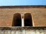 Bifora con Nodo di Salomone
