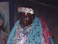 Il volto scuro di Santa Sara